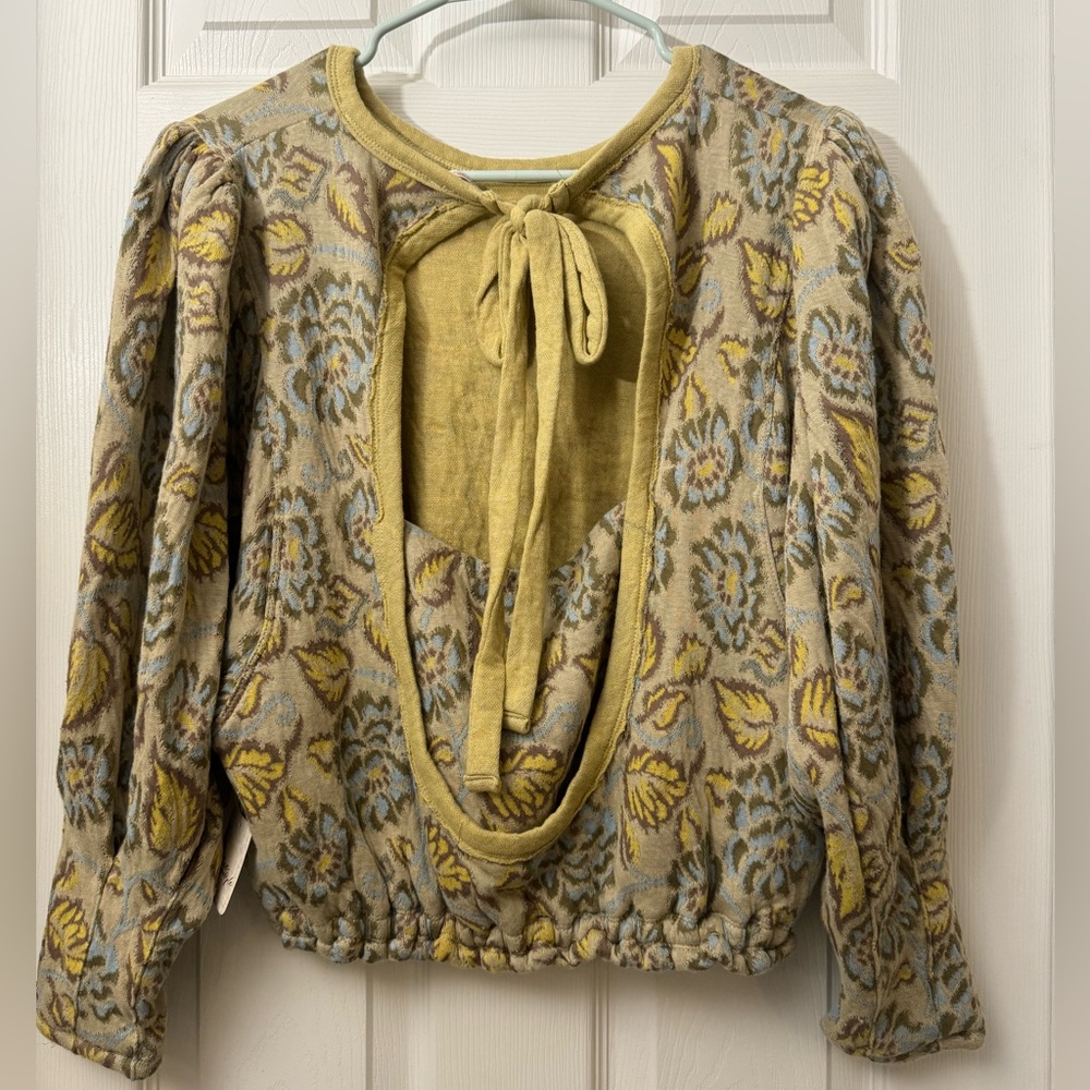 NEW Oatmeal long sleeve blouse with yellow and light blue flowers, bare back
